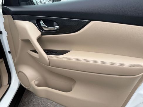 Used 2014 Nissan Rogue SL image 25