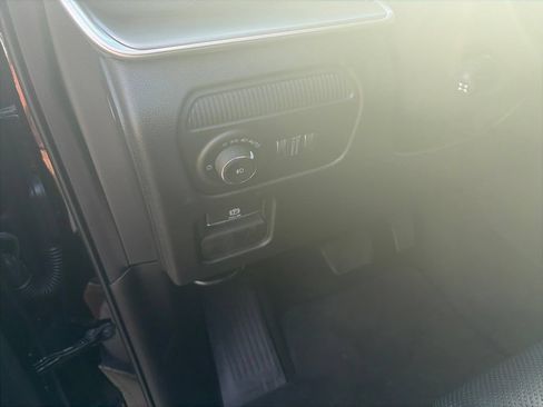 Used 2025 Jeep Wagoneer Series II AWD/4WD image 20