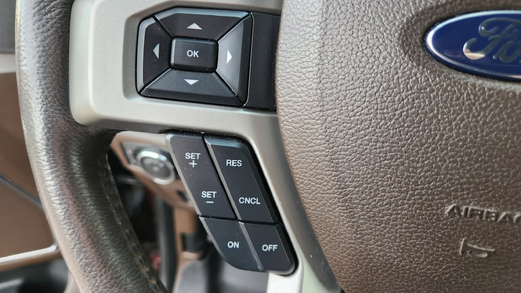 Used 2015 Ford F150 King Ranch w/ Equipment Group 601A Luxury AWD/4WD image 20