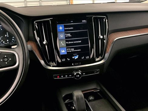 Used 2022 Volvo S60 B5 Momentum w/ Advanced Package image 6