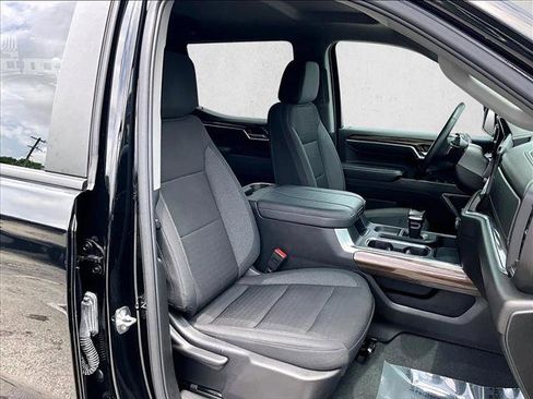 Used 2024 Chevrolet Silverado 1500 LT RWD image 9