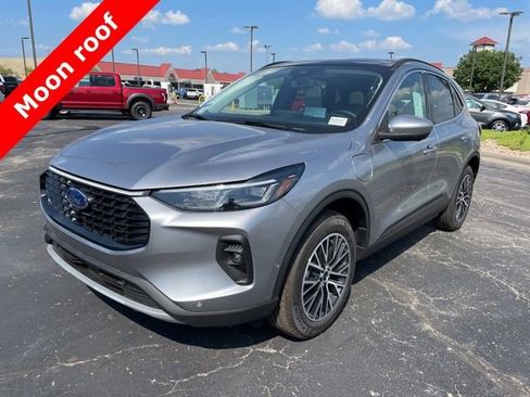 Certified 2024 Ford Escape SE w/ PHEV Premium Package image 1