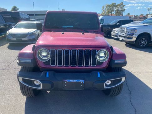 Used 2024 Jeep Wrangler Unlimited Sahara w/ Technology Group AWD/4WD image 2