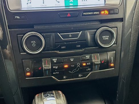 Used 2018 Ford Explorer XLT w/ Equipment Group 202A AWD/4WD image 23