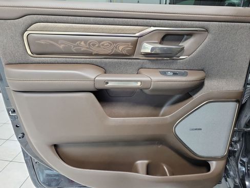 Used 2025 RAM 1500 Limited AWD/4WD image 32