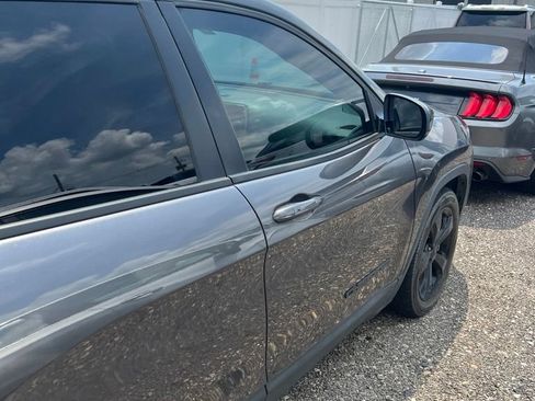 Used 2019 Jeep Cherokee Latitude Plus FWD image 18