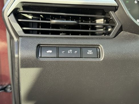 Used 2024 Nissan Altima 2.5 SV image 17