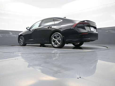 Certified 2023 Honda Accord EX image 29