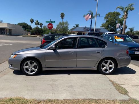 Used 2009 Subaru Legacy 2.5i Limited image 5