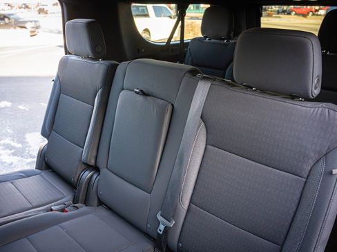 Used 2023 GMC Yukon XL SLE AWD/4WD image 25