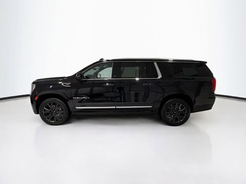 Used 2023 GMC Yukon XL Denali w/ Denali Reserve Package image 4