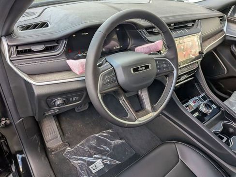 New 2026 Jeep Grand Cherokee Limited AWD/4WD image 11