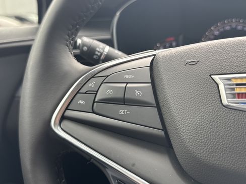 Used 2018 Cadillac XT5 Luxury w/ Driver Awareness Package FWD image 32