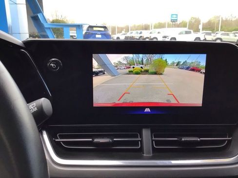 Used 2024 Chevrolet Trax ACTIV w/ Driver Confidence Package image 21