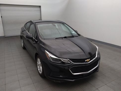 Used 2017 Chevrolet Cruze LT w/ Convenience Package FWD image 14