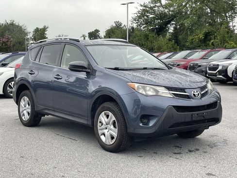 Used 2014 Toyota RAV4 LE FWD image 1