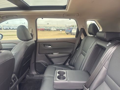 Certified 2023 Nissan Rogue SV w/ SV Premium B Package FWD image 38