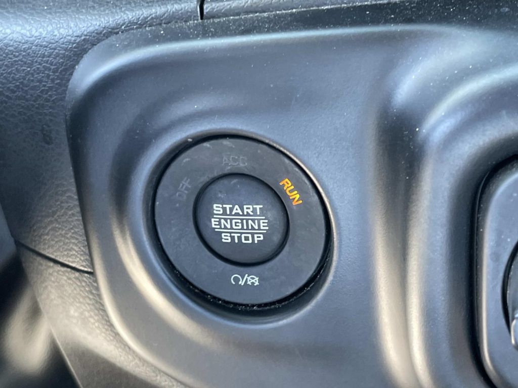 Used 2021 Jeep Wrangler Unlimited Sahara w/ Cold Weather Group AWD/4WD image 50