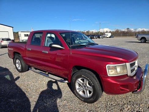 Used 2011 Dodge Dakota Big Horn image 2