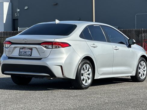 Used 2020 Toyota Corolla LE image 4