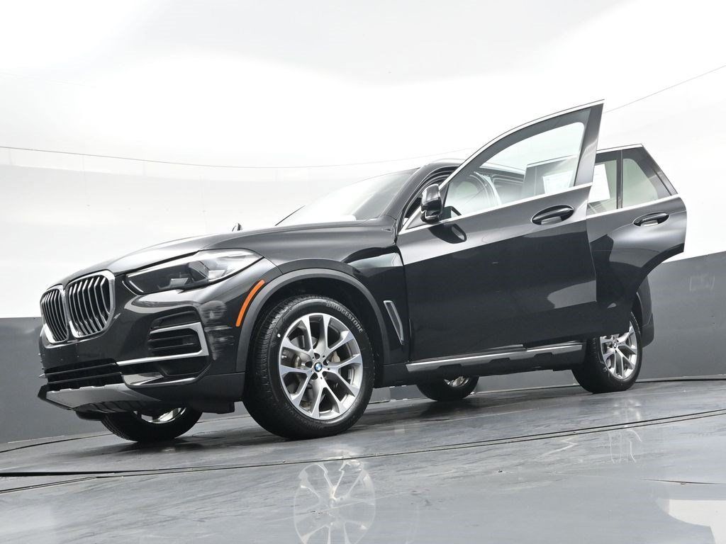 Used 2023 BMW X5 xDrive40i AWD/4WD image 46