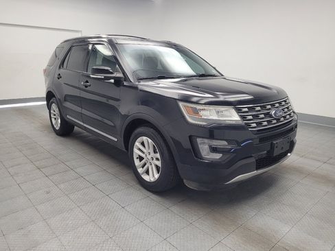 Used 2017 Ford Explorer XLT FWD image 13