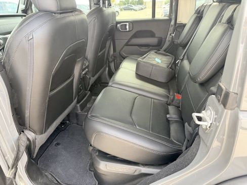Used 2021 Jeep Wrangler Unlimited Sahara AWD/4WD image 18