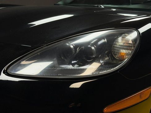 Used 2010 Chevrolet Corvette Coupe w/ 1LT RWD image 15