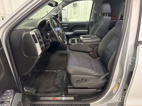 Used 2017 Chevrolet Silverado 1500 LT w/ All Star Edition AWD/4WD image 29