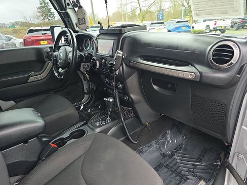 Used 2016 Jeep Wrangler Unlimited Sport w/ Quick Order Package 24S image 28