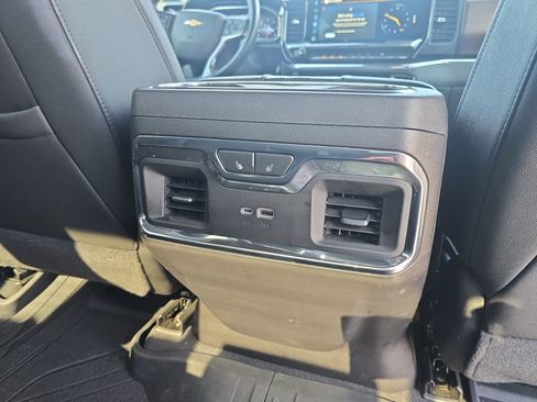 Used 2024 Chevrolet Silverado 1500 High Country w/ High Country Premium Package AWD/4WD image 12