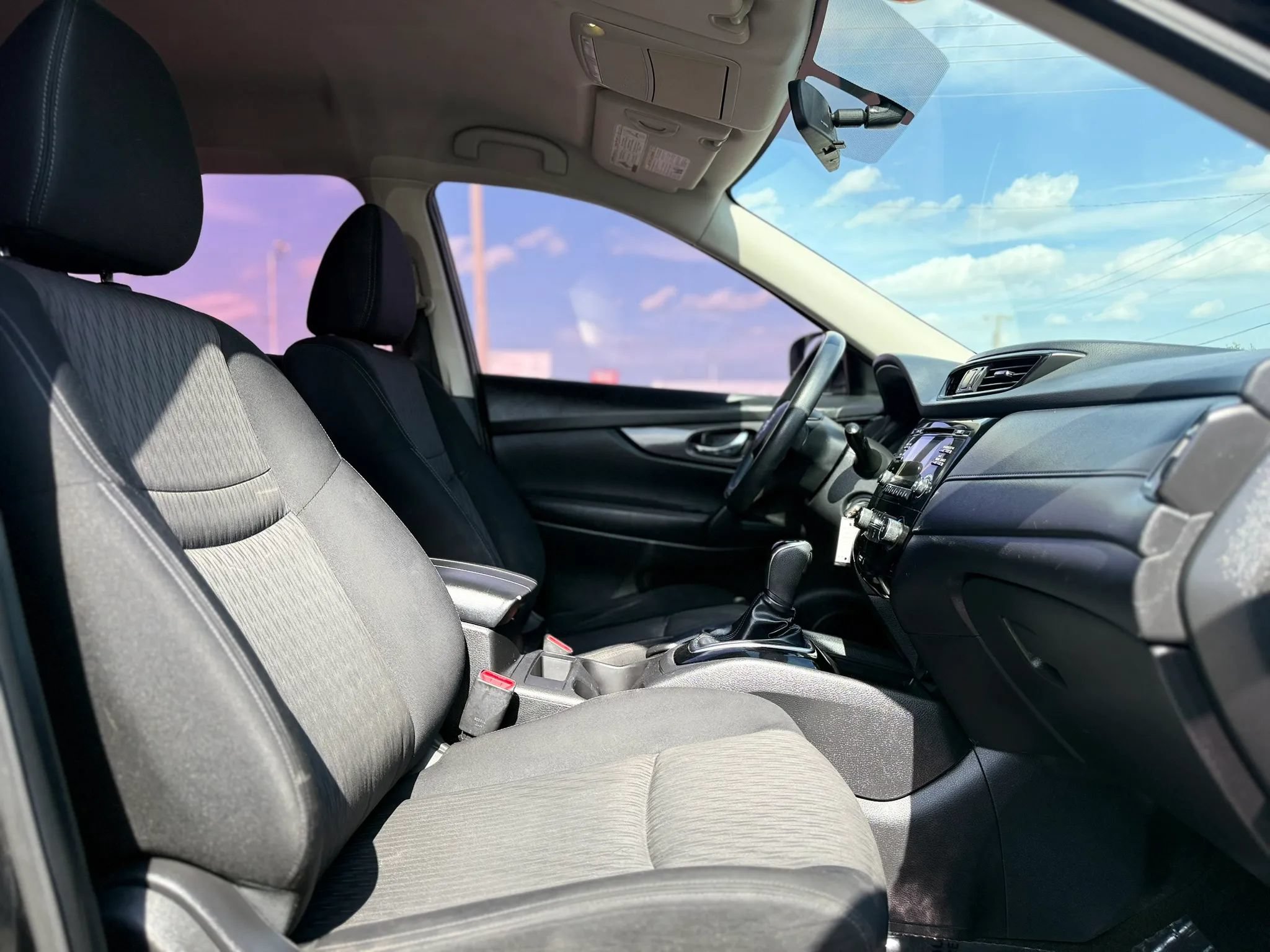 Used 2017 Nissan Rogue S AWD/4WD image 26