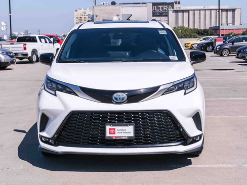 Certified 2023 Toyota Sienna XSE w/ XSE Plus Package FWD image 2