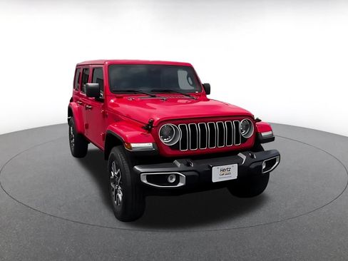 Used 2025 Jeep Wrangler Unlimited Sahara AWD/4WD image 8