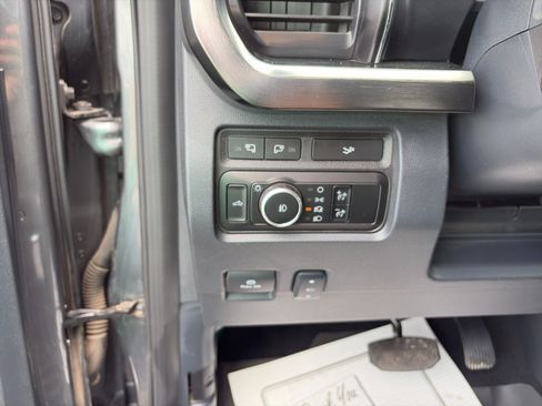 Used 2024 Ford F350 Lariat w/ Lariat Ultimate Package AWD/4WD image 12