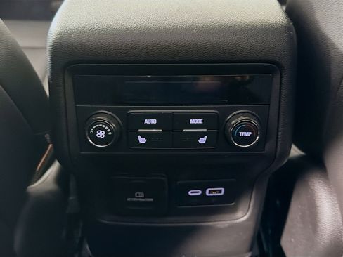 Used 2021 GMC Acadia AT4 w/ Technology Package image 28