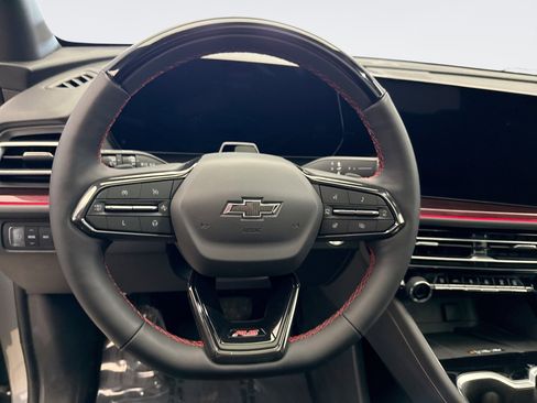 Used 2024 Chevrolet Traverse RS image 12