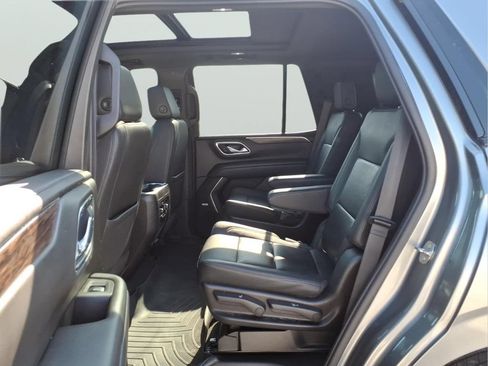Used 2021 Chevrolet Tahoe Z71 w/ Luxury Package AWD/4WD image 31