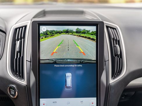 Used 2024 Ford Edge SEL image 33