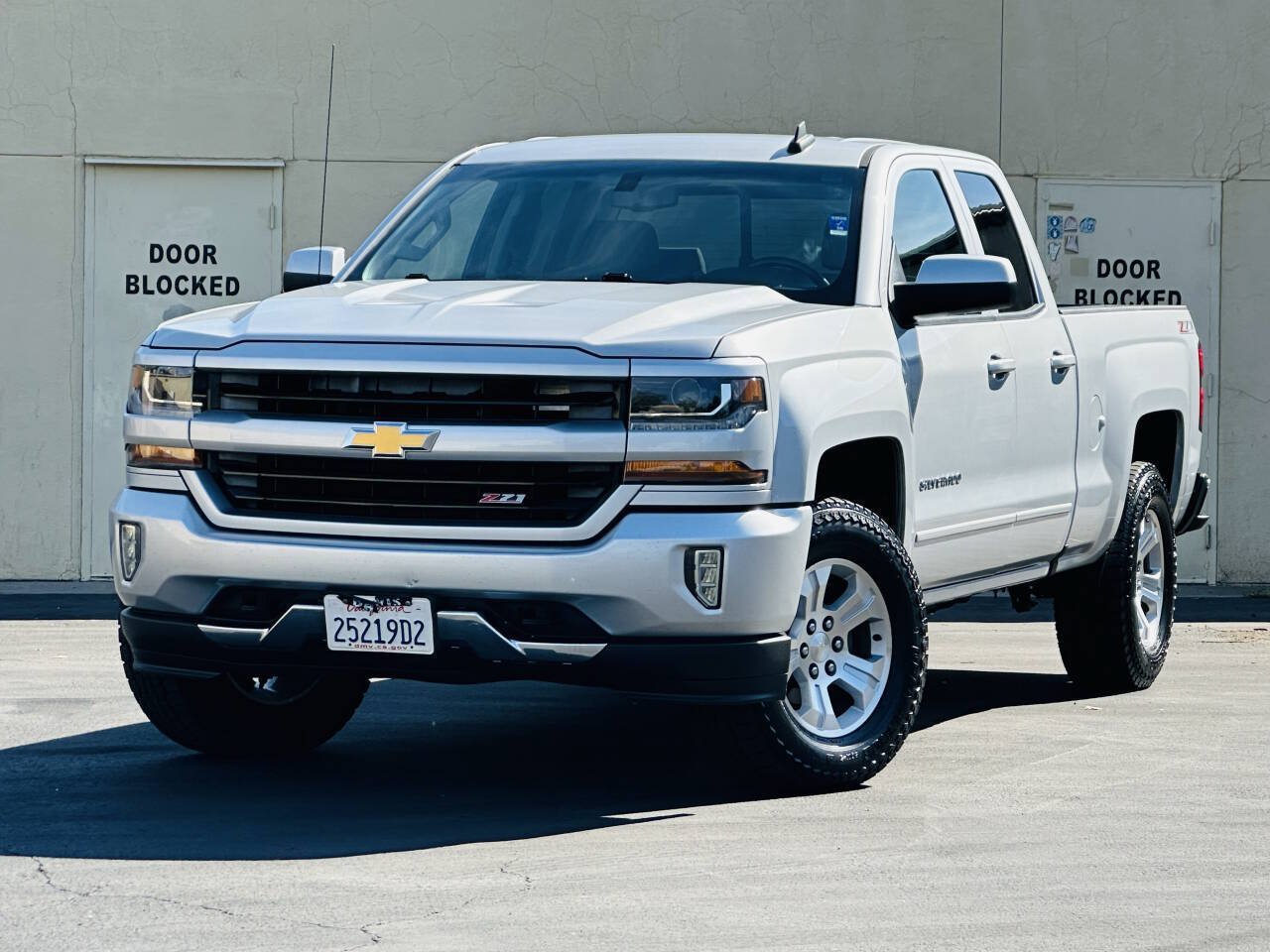 Used 2016 Chevrolet Silverado 1500 LT w/ All Star Edition AWD/4WD image 4