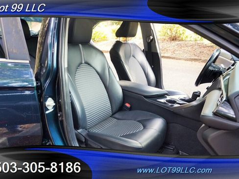 Used 2020 Toyota Camry SE FWD image 18