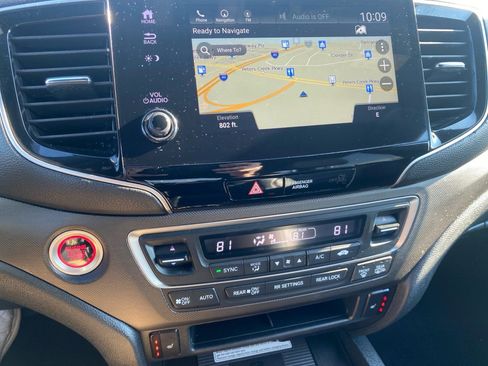 Used 2022 Honda Pilot TrailSport image 20