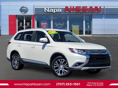 Used 2017 Mitsubishi Outlander SEL FWD image 1
