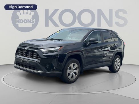 Used 2023 Toyota RAV4 LE AWD/4WD image 1