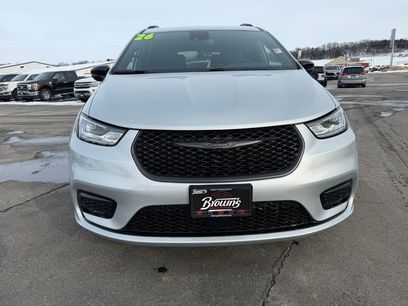 New 2026 Chrysler Pacifica Select w/ S Appearance Package