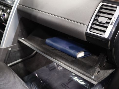 Used 2020 Land Rover Discovery HSE image 68