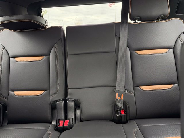 Used 2023 GMC Yukon AT4 w/ AT4 Premium Package AWD/4WD image 33