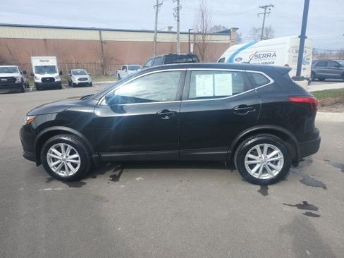 Used 2017 Nissan Rogue Sport S w/ S Appearance Package image 8
