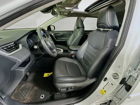 Used 2024 Toyota RAV4 XLE Premium image 21