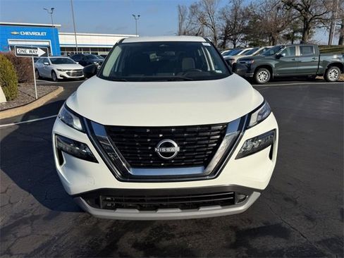 Used 2023 Nissan Rogue S image 10